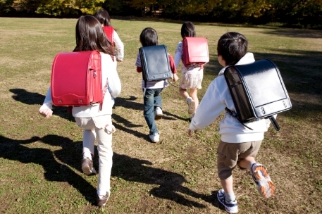 各小学校にて待ち合わせ